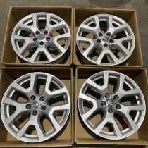 Диски литые Ниссан оригинал R18 5x114.3 ET40 66.1 7J