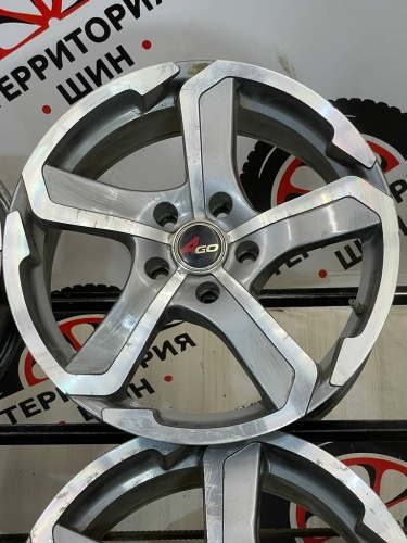 Литые диски R17 5*114.3 7,5J ET38 цо 73.1