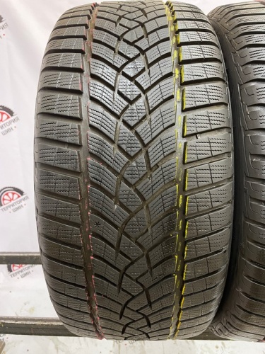GoodYear UltraGrip  Performance R20 255/40 101V