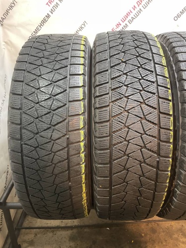 Bridgestone Blizzak DM-V2 R16 215/70