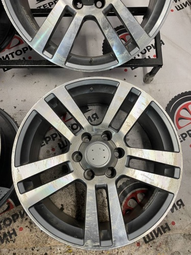 Литые LO R20 6х139.7 ЦО106.3 8.5J ET25