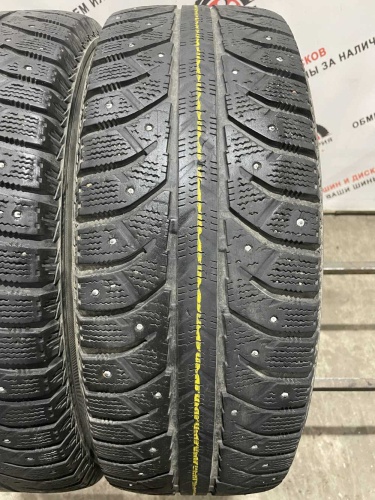 Bridgestone Ice Cruiser 7000 R15 205/65