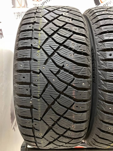 Nitto Therma spike 235/55/17
