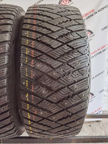 Goodyear UltraGrip Ice SUV R18 255/55