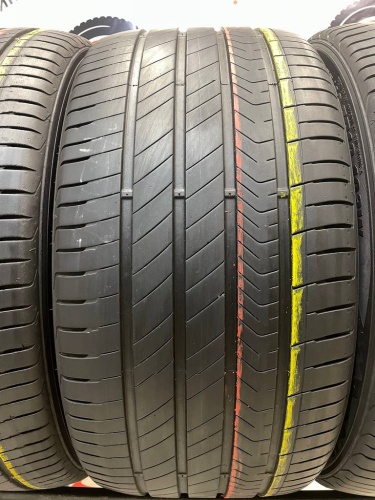 Kumho Majesty 9 Solus TA91 245/45/18 275/40/18