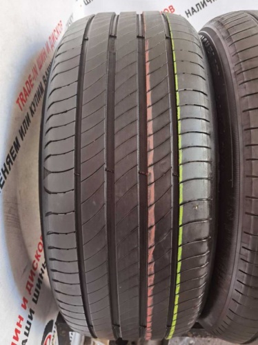 Michelin Primacy 4 R19 235/50
