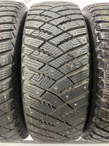 Goodyear UltraGrip Ice R16 205/60