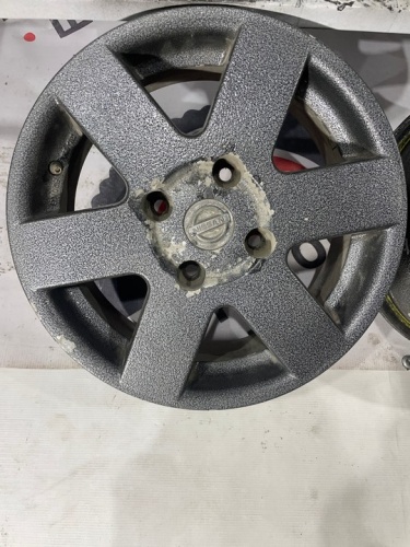 Диски литые Nissan оригинал R15 4x114.3 et46 66.1
