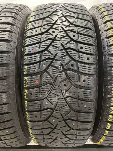 Bridgestone Blizzak Spike-01  R16 205/55