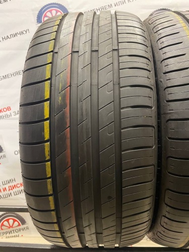 Goodyear EfficientGrip Performance R18	225/40