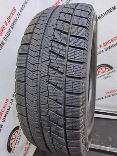 Bridgestone Blizzak VRX R17 215/55