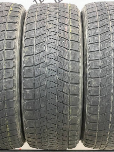 Bridgestone Blizzak DM-V1 R18	255/55