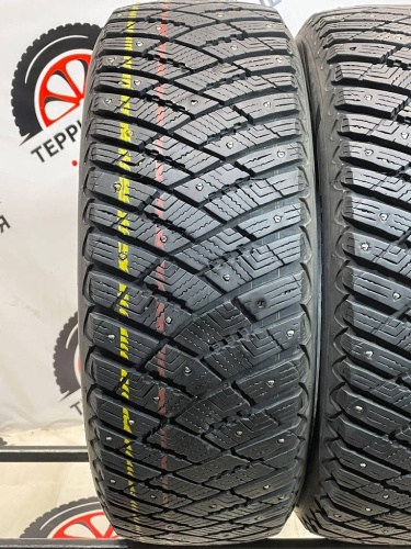 Goodyear Ultragrip R16 215/60