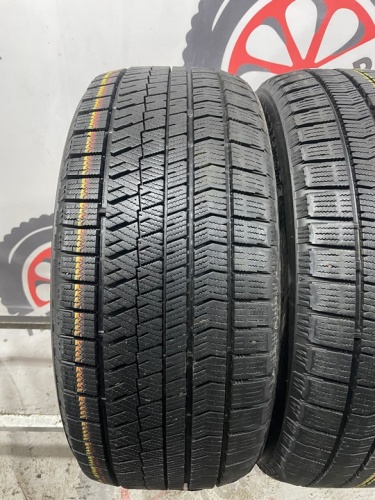 Bridgestone Blizzak Ice R17 225/50