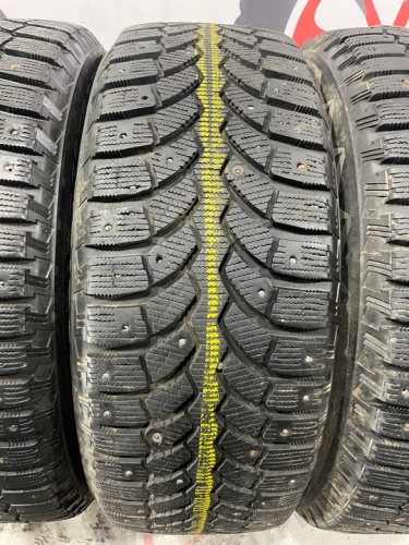 Bridgestone Blizzak Spike 01 R16 215/60