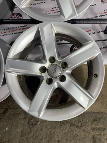 AUDI ЛИТЫЕ R17 5х112 цо66.5 ET39 8j