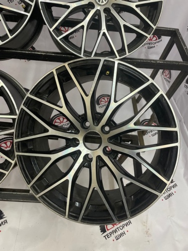 Литье Volkswagen Passat CC R18 5*112ЦО 66.6 ЕТ45