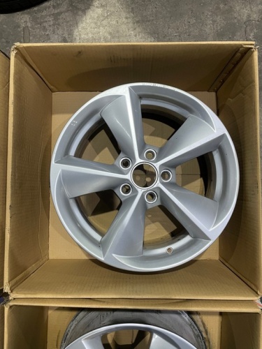 Литые диски Skoda R16 5x112 ET50 DIA57.1 6.5j