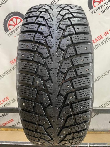 Maxxis arctictrec np3 R16 215/55.