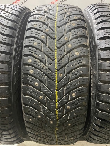 Nokian Tyres Hakkapeliitta 8 SUV R16 215/70