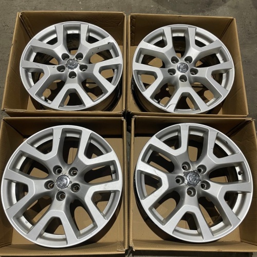 Диски литые Ниссан оригинал R18 5x114.3 ET40 66.1 7J