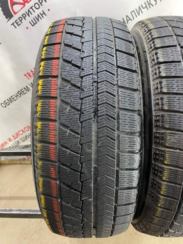 Bridgestone Blizzak VRX R17 215/60