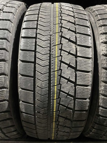 Bridgestone Blizzak VRX R18 225/40