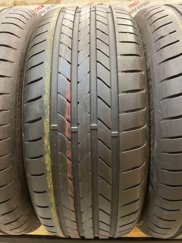 Goodyear EfficientGrip RFT 235/45 R19 95V