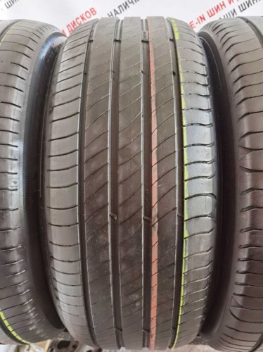 Michelin Primacy 4 R19 235/50
