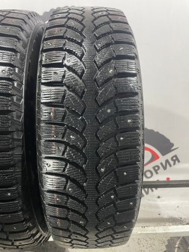 Bridgestone Blizzak Spike-01 R16 215/70