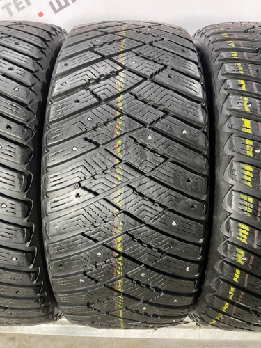 Goodyear Ultragrip Ice Arctic R18 235/50