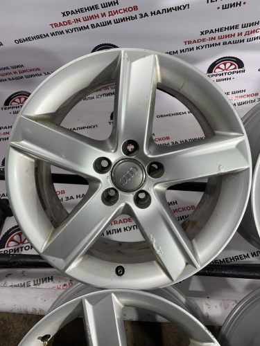 AUDI ЛИТЫЕ R17 5х112 цо66.5 ET39 8j