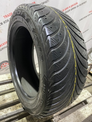 Goodyear UltraGrip Extreme R16 205/55