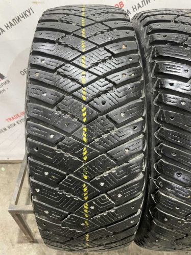 Goodyear Ultra Grip Ice Arctic 2 R16 215/65
