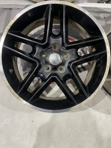 Литые диски Jeep R18 5x114.3 ET42 ЦО67.1 7J оригинальные