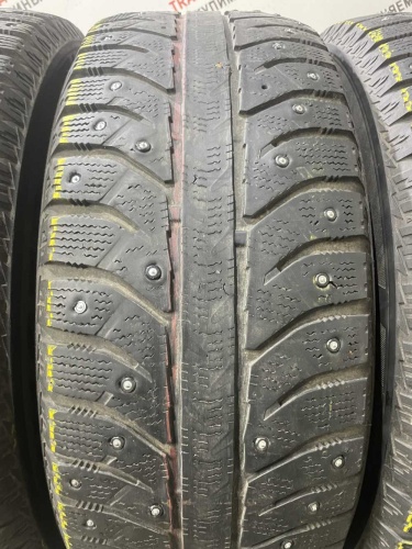 Bridgestone Ice Cruiser 7000 R17 235/60