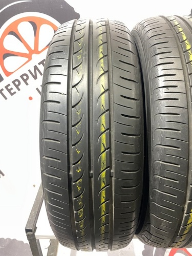 Yokohama BluEarth AE01 R16 215/60