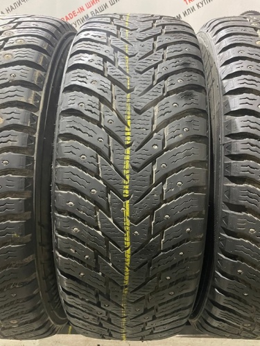 Nokian Tyres Hakkapeliitta 8 SUV R16 215/70