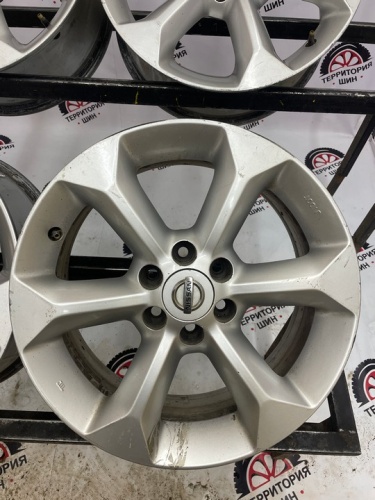 Nissan Литье Оригинал R17 6*114.3 d66.1 et30 7j