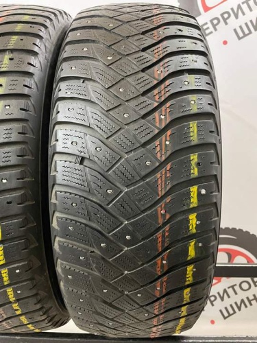 GoodYear Ultra Grip Arctic 2 R17 215/60