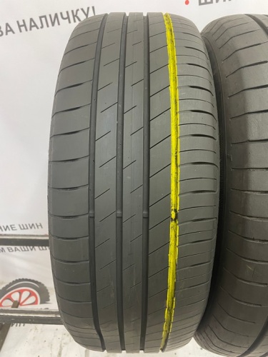 Goodyear EfficientGrip Performance 215/60 96H R17