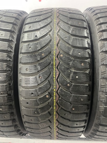 Bridgestone Blizzak Spike-01 R17 215/50
