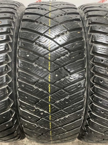 Goodyear Ultra Grip Ice Arctic 2 R16 215/65
