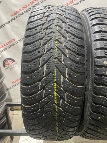 Nokian Tyres Hakkapeliitta 8 SUV R16 215/70