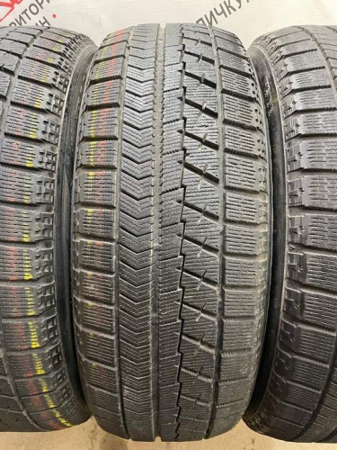 Bridgestone Blizzak VRX R17 215/60