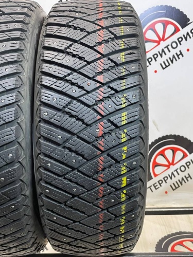 Goodyear Ultragrip R16 215/60