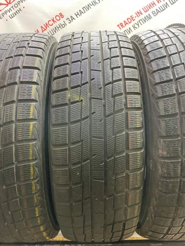 Yokohama Ice Guard IG30 R17 215/50