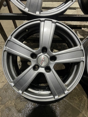 Диски литые Xtray R16 5*114.3 ЕТ35 ЦО67.1
