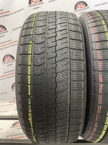 Bridgestone Blizzak VRX2  R17 215/50