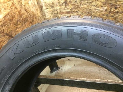 Kumho I'Zen Wis KW19 R16 205/60